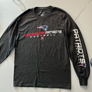 Men’s size medium gray New England Patriots, football longsleeve jersey
